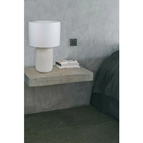COREP Lampe A Poser Blanche Ceramique Abat Jour Coton Blanc Deco Salon Chambre 3 COREP Lampe A Poser Blanche Ceramique Abat Jour Coton Blanc Deco Salon Chambre – Image 3