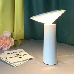 EINEMGELD LED Lampe De Table Sans Fil, USB Lampe De Bureau Rechargeable, Lampe De Chevet Tactile Dimmable Sans Câble, 3 Couleurs, Pour Intérieur/Extérieur, Restaurant, Bar, IP54, Blanc 9 EINEMGELD LED Lampe De Table Sans Fil, USB Lampe De Bureau Rechargeable, Lampe De Chevet Tactile Dimmable Sans Câble, 3 Couleurs, Pour Intérieur/Extérieur, Restaurant, Bar, IP54, Blanc -Lampe Soldes Boutique 59659171 5