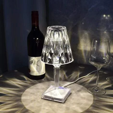 HAZEL Style Moderne Créatif Imitation Cristal Diamant Coupe Lampe De Table Trois Tons Atmosphère Chambre LED Acrylique Veilleuse Lampe De Chevet 2 HAZEL Style Moderne Créatif Imitation Cristal Diamant Coupe Lampe De Table Trois Tons Atmosphère Chambre LED Acrylique Veilleuse Lampe De Chevet – Image 2