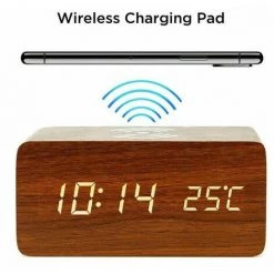 FUIENKO Réveil Numérique En Bois à LED, Avec Coussin De Charge Sans Fil, Compatible Avec Iphone Samsung, Fonction De Contrôle Du Son,Marron