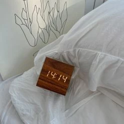 FUIENKO Réveil Numérique LED En Bois, Décoration Nordique, Pour Table Et étagère, à Intensité Réglable, Avec Calendrier, Affichage De La Température, Réveil De Chevet,Brown -Lampe Soldes Boutique 68803142 4
