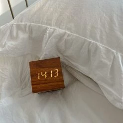 FUIENKO Réveil Numérique LED En Bois, Décoration Nordique, Pour Table Et étagère, à Intensité Réglable, Avec Calendrier, Affichage De La Température, Réveil De Chevet,Brown -Lampe Soldes Boutique 68803142 5